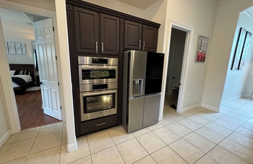 Bay Hill House | Bay Hill Golf! Minutes to Parks! Restaurant Row! Location location Location!