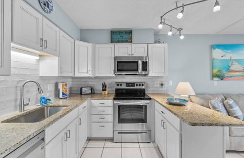 Englewood Condo | Bay Life - Waterfront - Walk to beach and restaurants - Dock your boat