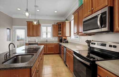 Sneads Ferry House | Bay Manor - Top tier home with everything to offer - Private Pool - Roof Top hot tub