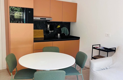 Varigotti Apartment | Bay of Saracens, renovated apartment 6 people with garden parking space