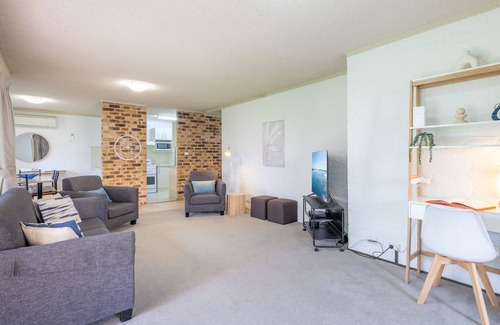 Nelson Bay Apartment | Bay Parklands, 56 2 Gowrie Ave - ground floor, air conditioned, wifi & Foxtel