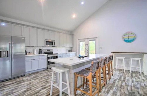 Shoreline Park House | Bay St Louis Water Front Home w/Private Pool + Boat Dock
