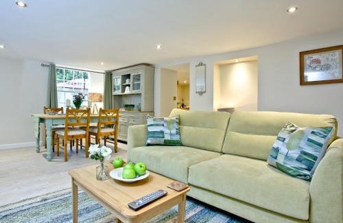 Tavistock House | Bay Tree - Uk13577