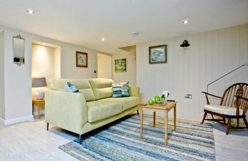 Tavistock House | Bay Tree - Uk13577