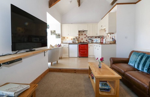 Borth-y-Gest Apartment | BAY VIEW APARTMENT, pet friendly in Porthmadog