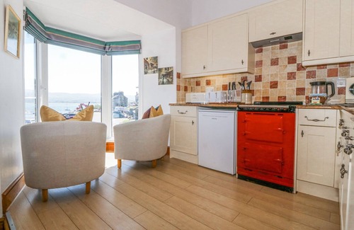 Borth-y-Gest Apartment | BAY VIEW APARTMENT, pet friendly in Porthmadog