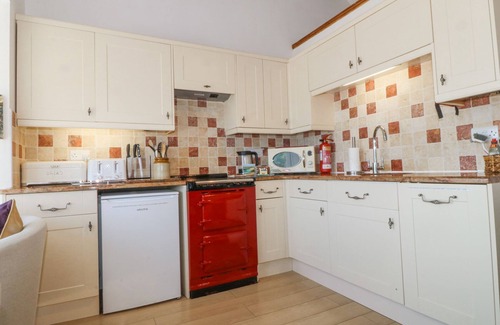 Borth-y-Gest Apartment | BAY VIEW APARTMENT, pet friendly in Porthmadog