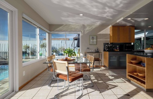 Bay Ho House | Bay View Bliss | Beach | Pool | Shops