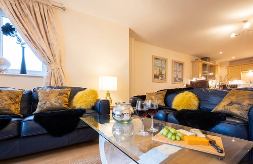 Butetown Apartment | Bay View by Tŷ SA - Cardiff Bay