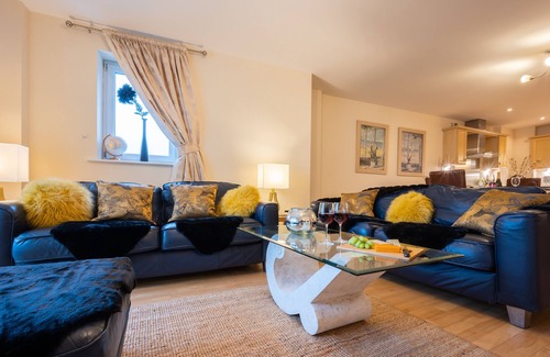 Butetown Apartment | Bay View by Tŷ SA - Cardiff Bay