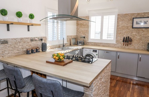 Trearddur Bay Cottage | BAY VIEW, family friendly, luxury holiday cottage in Trearddur Bay