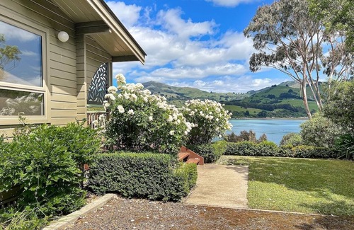 Duvauchelle House | Bay View Family Retreat