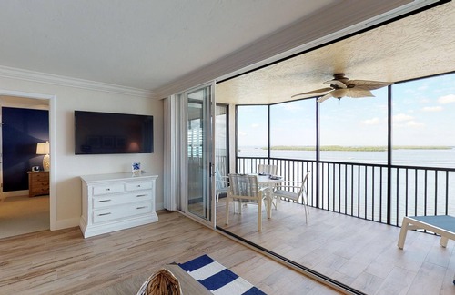 Punta Rassa Condo | Bay View Tower #735 STUNNING NEWLY RENOVATED 2 BED CONDO WITH SUNSET VIEW FROM PRIVATE LANAI