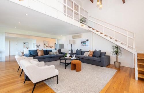 Dromana House | Bay Views From Drury Lane with Solar Heated Pool and Gas Heated Spa