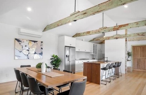 Boneo House | Bay Views, heated plunge pool, nature walks from the house. wifi and linen