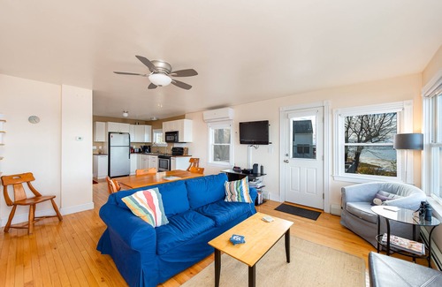 Mid-Coast and Islands House | Bay Vista - 3BR, 2BA waterfront home with sunset views over Middle Bay
