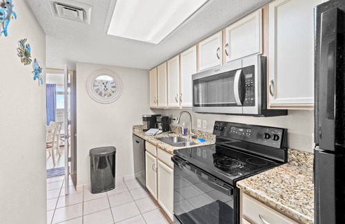 Crescent Beach Apartment | Bay Watch Resort 1715