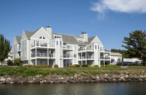 Bayfield House | Bayfield on the Lake Condos