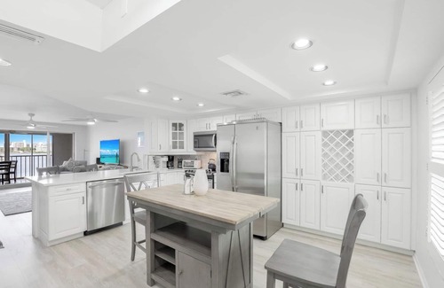 Vanderbilt Beach Condo | Bayfront Bliss Near Vanderbilt Beach