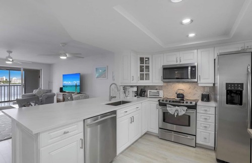 Vanderbilt Beach Condo | Bayfront Bliss Near Vanderbilt Beach