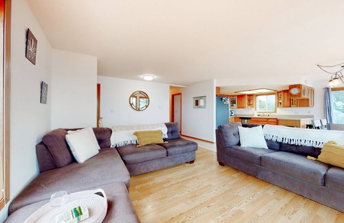 Camano Island House | Bayfront home with amazing water & mountain views, deck, lawn, grill, streaming