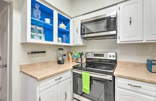 South Padre Island House | Bayfront La Solana Pool & Boat Slip