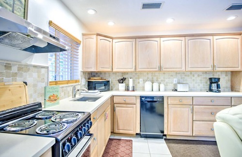 Marathon House | Bayfront w Dock, 96 Jet Spa, Secluded