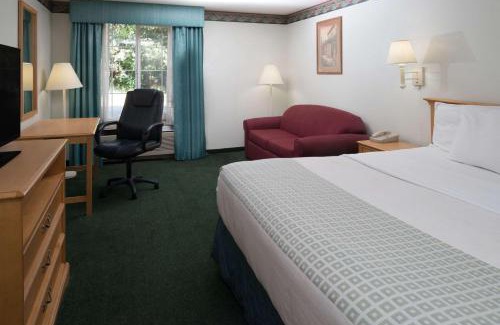Coeur d'Alene Hotel | Baymont by Wyndham Coeur D Alene