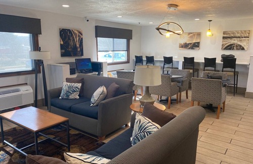 Danville Hotel | Baymont by Wyndham Danville IL