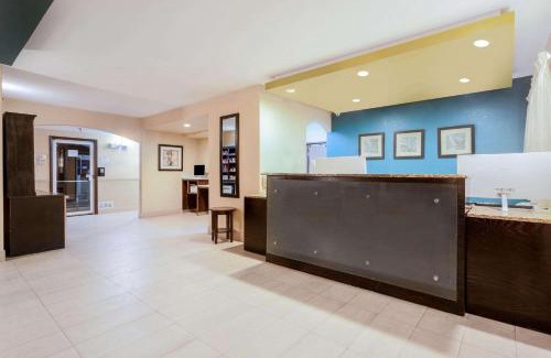 Dupont Hotel | Baymont by Wyndham Henderson-Northeast Denver