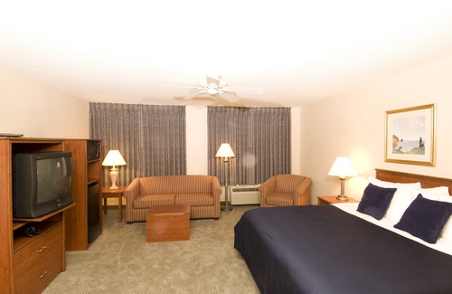 Lake Hamilton Hotel | Baymont by Wyndham Hot Springs On the Lake