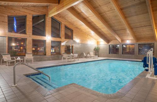 Lakeville Hotel | Baymont by Wyndham Lakeville