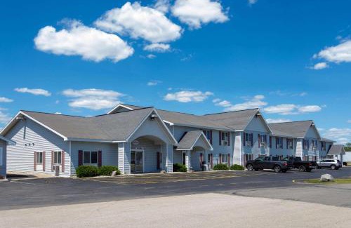 Marinette Hotel | Baymont by Wyndham Marinette