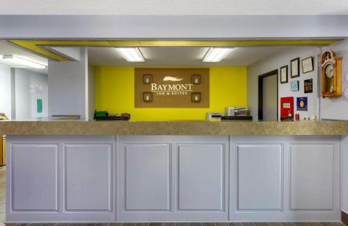 Marinette Hotel | Baymont by Wyndham Marinette
