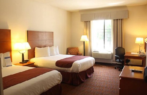 Garden City Hotel | Baymont by Wyndham Savannah/Garden City