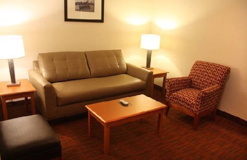Garden City Hotel | Baymont by Wyndham Savannah/Garden City