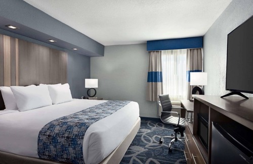 Shawnee Hotel | Baymont by Wyndham Shawnee