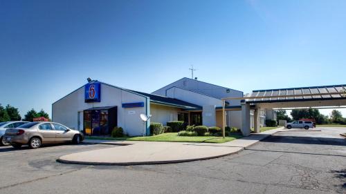 Shawnee Hotel | Baymont Inn & Suites Shawnee