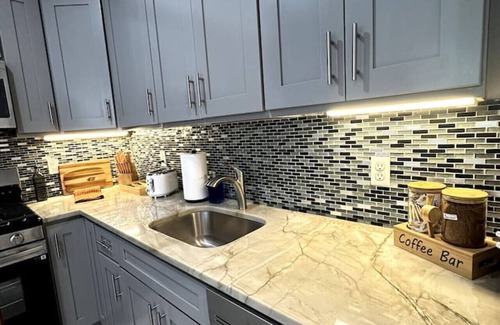 Constable Hook Apartment | Bayonne Comfort: Spacious Suite