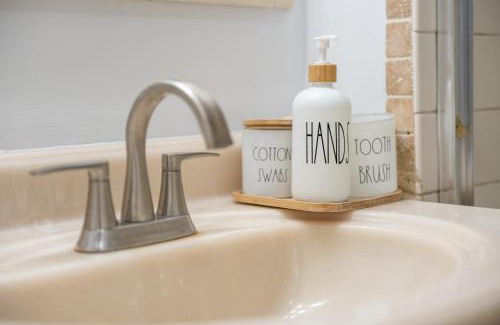 Bayonne Apartment | "Bayonne Escape, Free Parking & NYC Nearby"