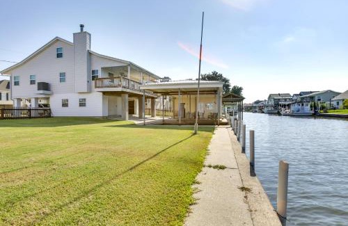 Barataria House | Bayou Bliss Barataria Waterfront Getaway with Dock!