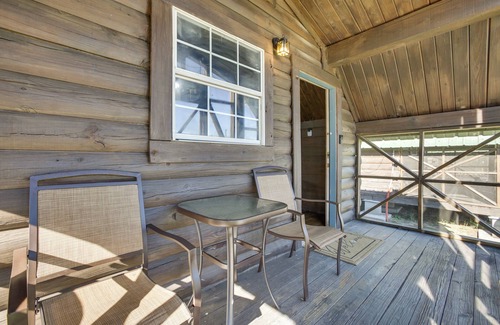 Crown Point Apartment | Bayou Retreat w/Screened Porch Near NOLA!
