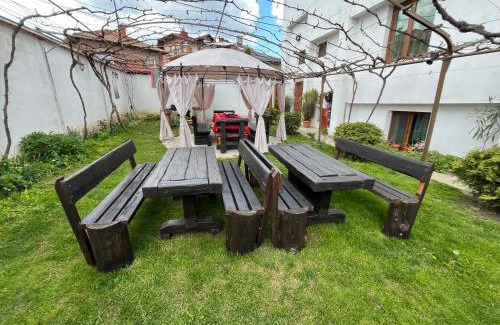 Dobrinishte House | Bayrakova Guest House
