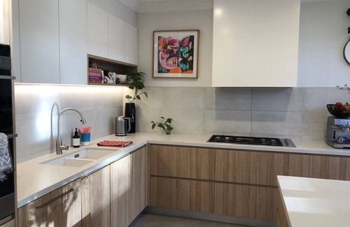 Highett House | Bayside Bounce! - Sun filled family bayside homen5 min drive from beach! n
