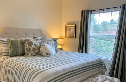 Jacoby Creek House | Bayside Bungalow, Stylish & Close to Town