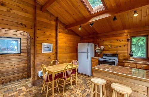 Sequim House | Bayside Cedars Cozy Cabin by the Water