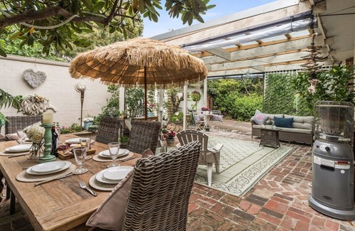 Mornington House | Bayside Cottage | 100m Beach | Stroll to Main St