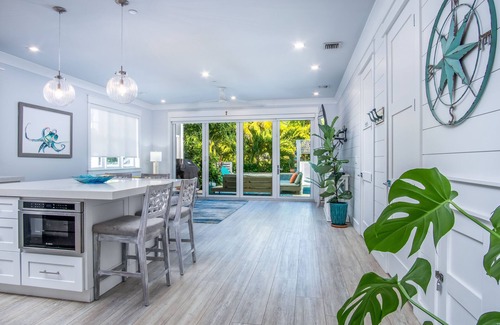 Islamorada House | BAYSIDE PARADISE ~ Heart of Islamorada ~ Private Boat Dockage