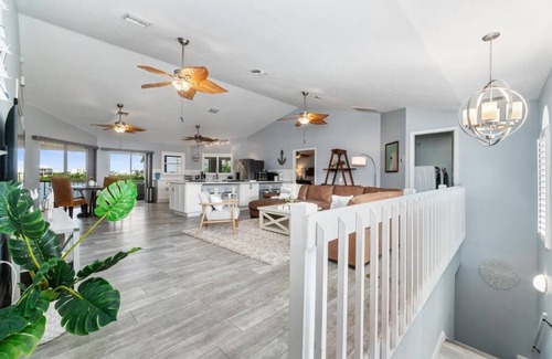 Bonita Springs House | Bayside Retreat | 4-Bedroom & 3-Bath Beach House w/Heated Pool & Spa, Boat Dock