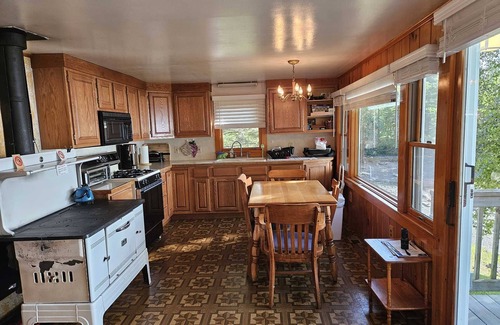 Trenton Cottage | Bayside Road - Cozy cottage overlooking Union River Bay